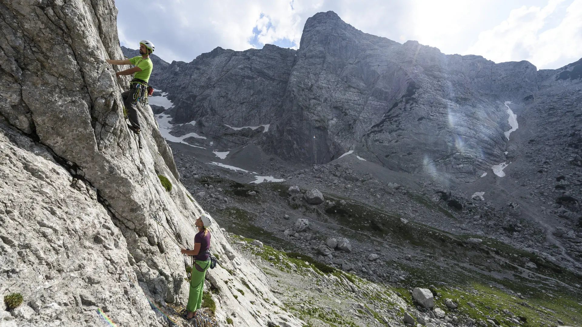 Outdoor-Klettern am Fels | © DAV/Wolfgang Ehn
